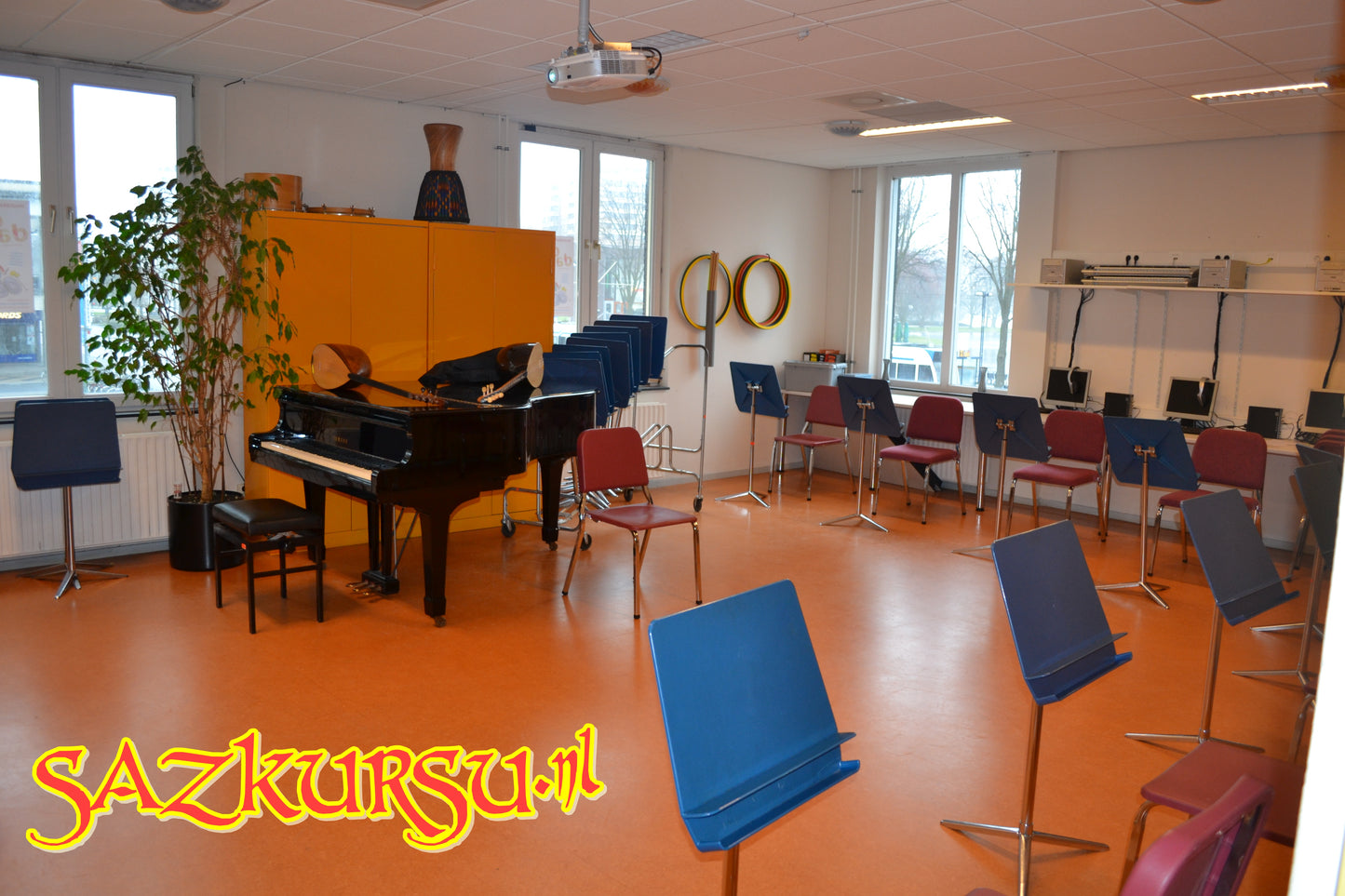 Saz Kurslarımız Başlıyor! www.SAZKURSU.NL Amsterdam, Zaandam, Utrecht, Den Haag ve Rotterdam’da Saz Dersleri